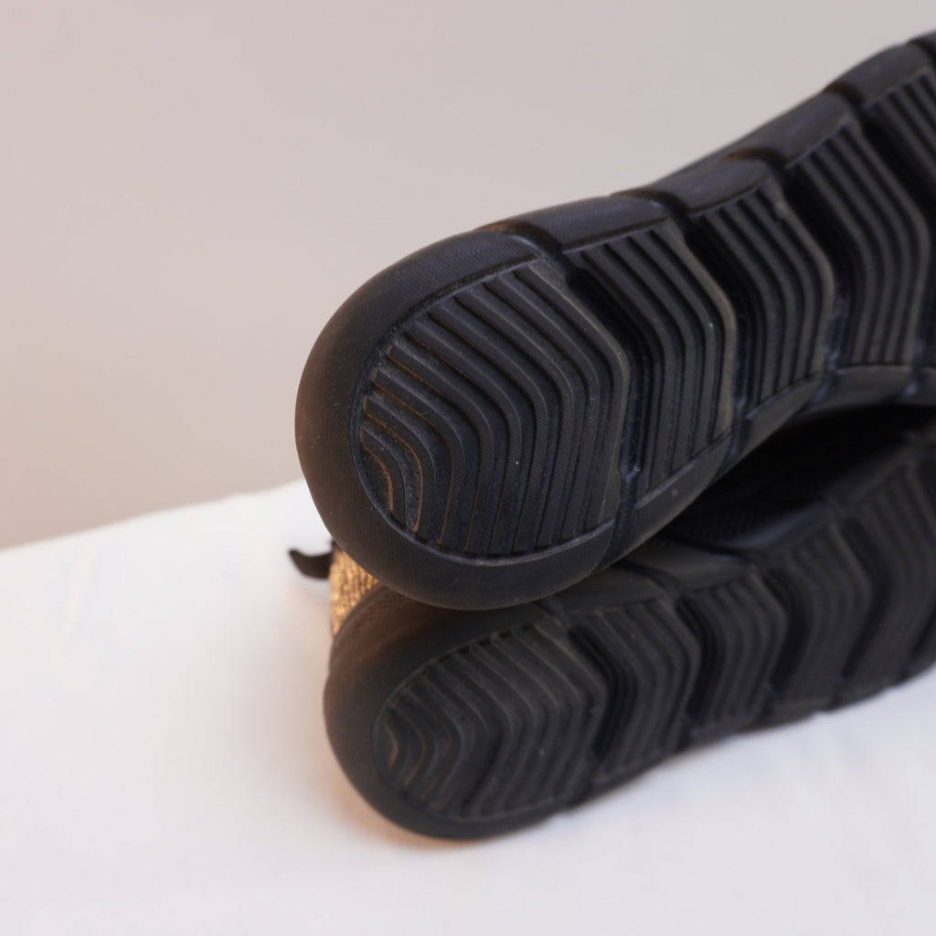 Zapatillas Skechers para Mujer Usadas - Negro, 38.5