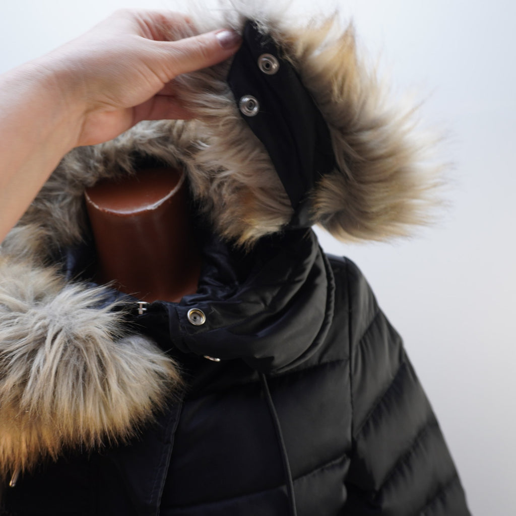 Parkas Calvin Klein para Mujer Usada - Negra, Pequeña (S)