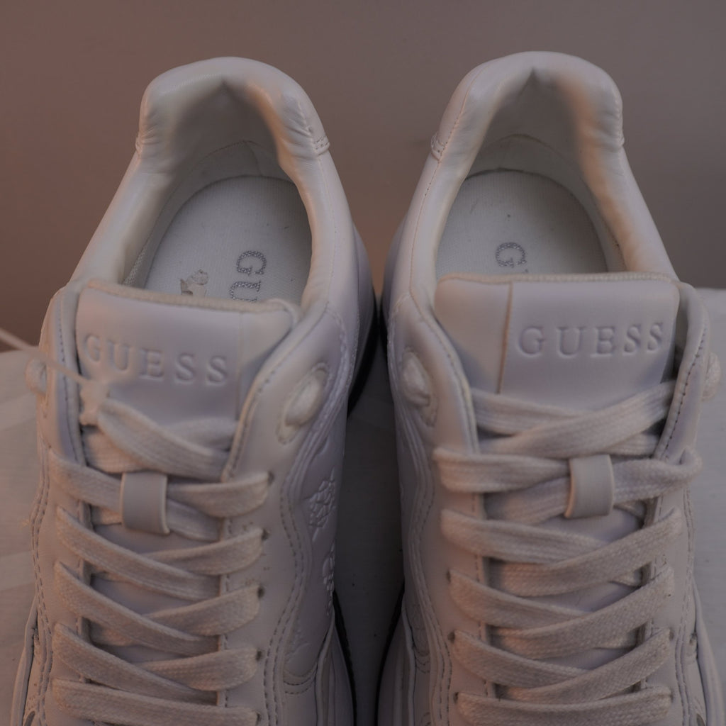 Zapatillas Guess para Mujer Nuevas - Blancas, Talla 38