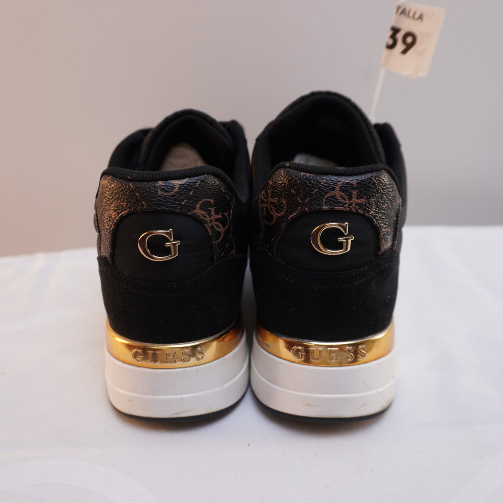 Zapatillas Guess para Mujer Usadas - Negros, Talla 39