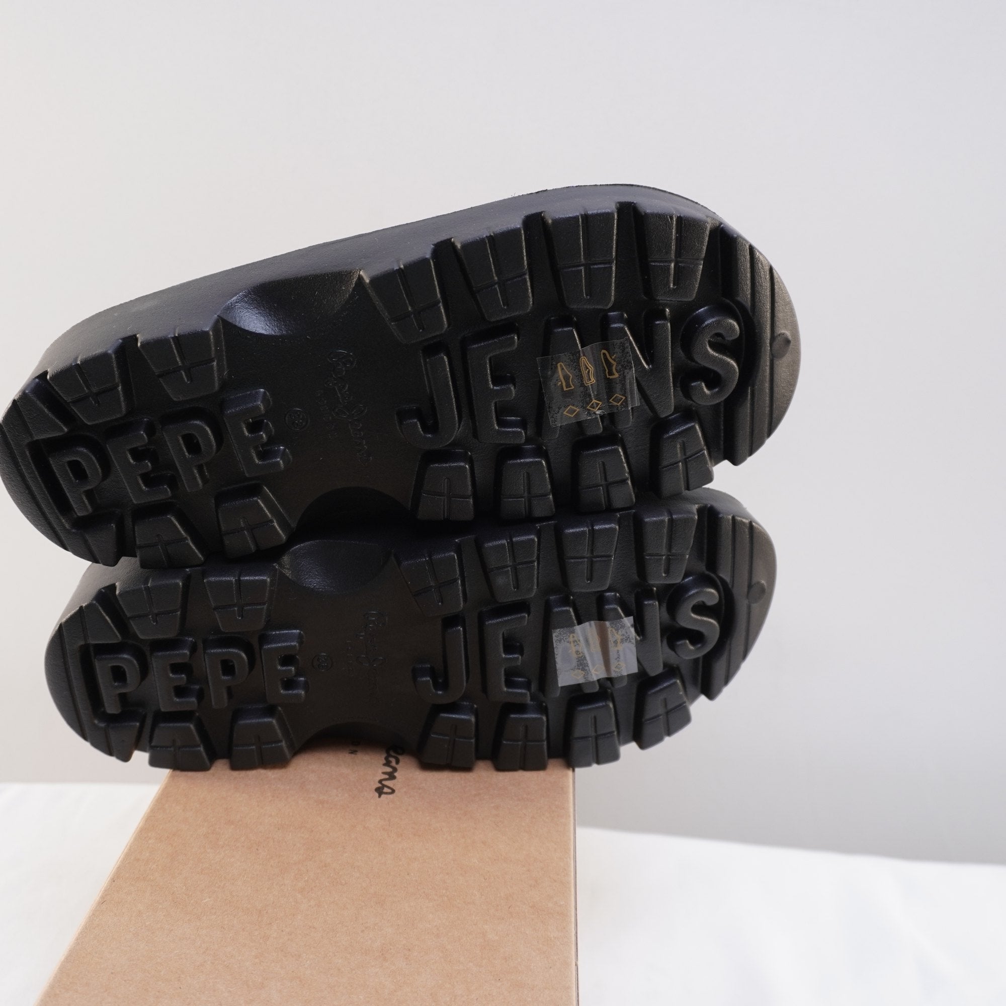 Zapatos Planos Pepe Jeans para Mujer Usados - Negros, Talla 38