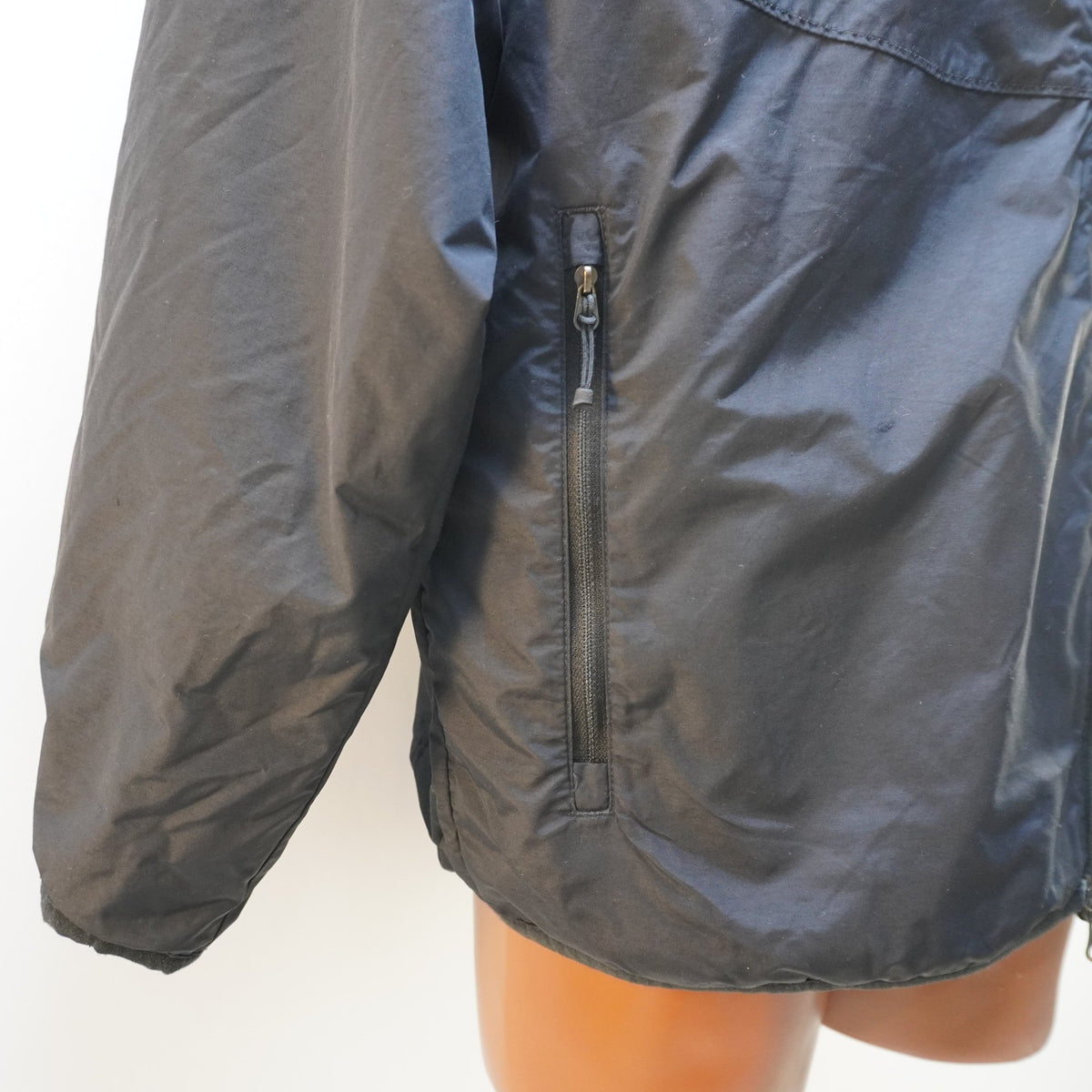 Chaqueta Deportiva Negra para Hombre - Talla Grande (L) Usada en Muy Buen Estado