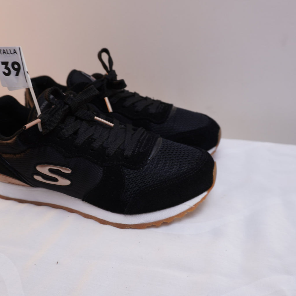 Zapatillas Skechers para Mujer Usadas - Negro, 39