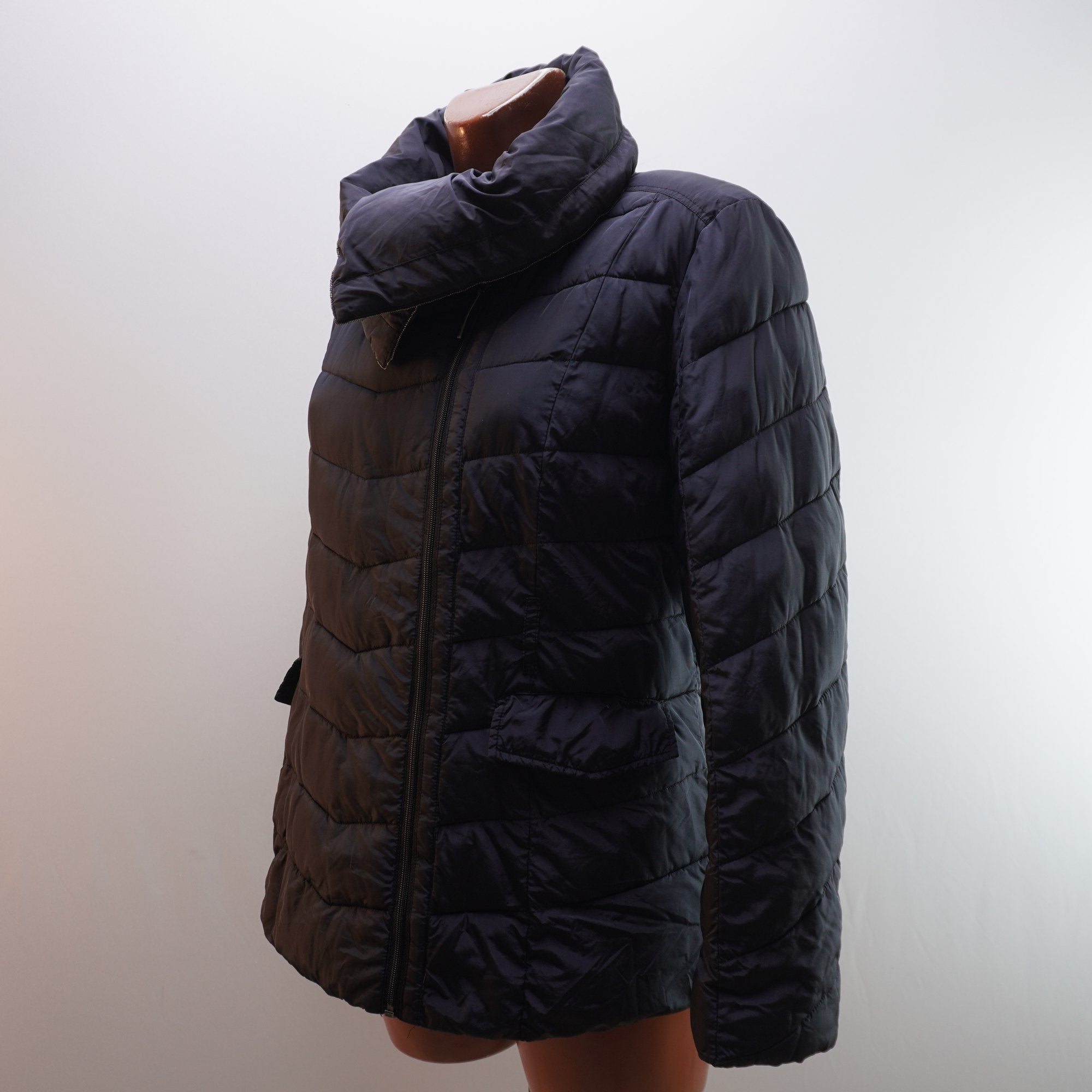 Parka Guess para Mujer Usada - Negra, L