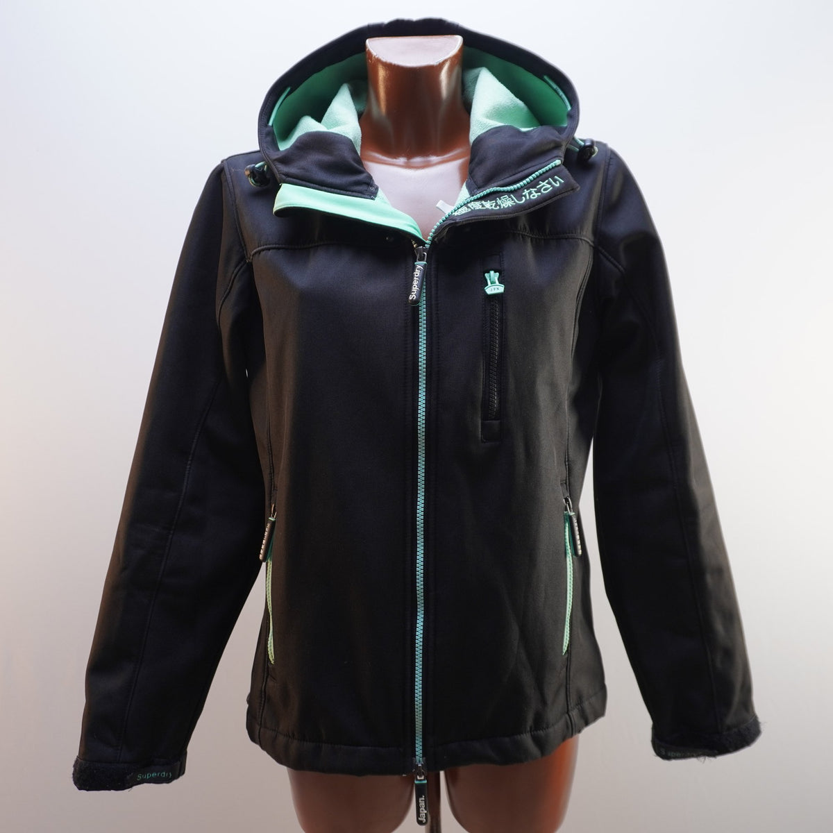 Chaqueta Deportiva Superdry para Mujer Usada - Negra, XXL