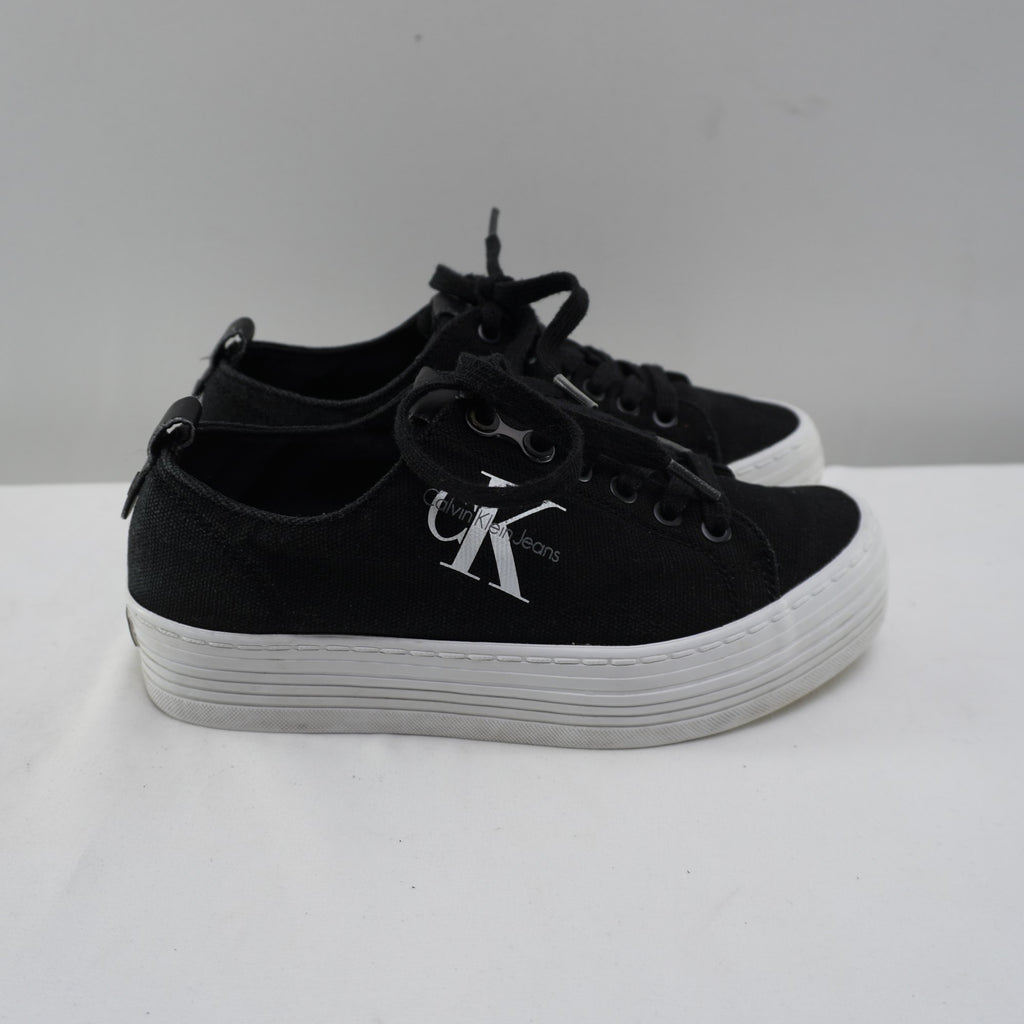 Zapatillas Calvin Klein para Mujer Usadas - Negros, Talla 38