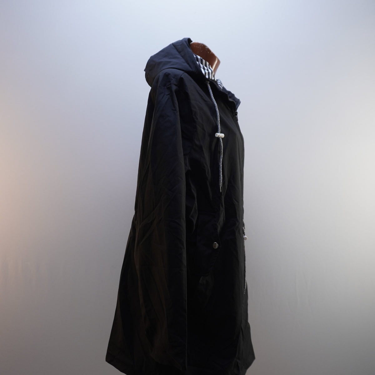 Parka Italian Style para Mujer Usada - Negra, XXXL