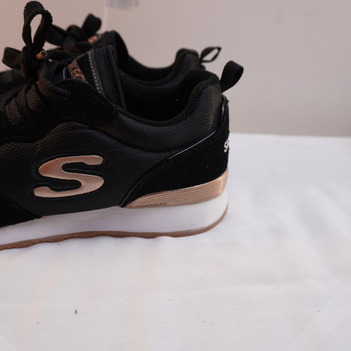 Zapatillas Skechers para Mujer Usadas - Negro, 39