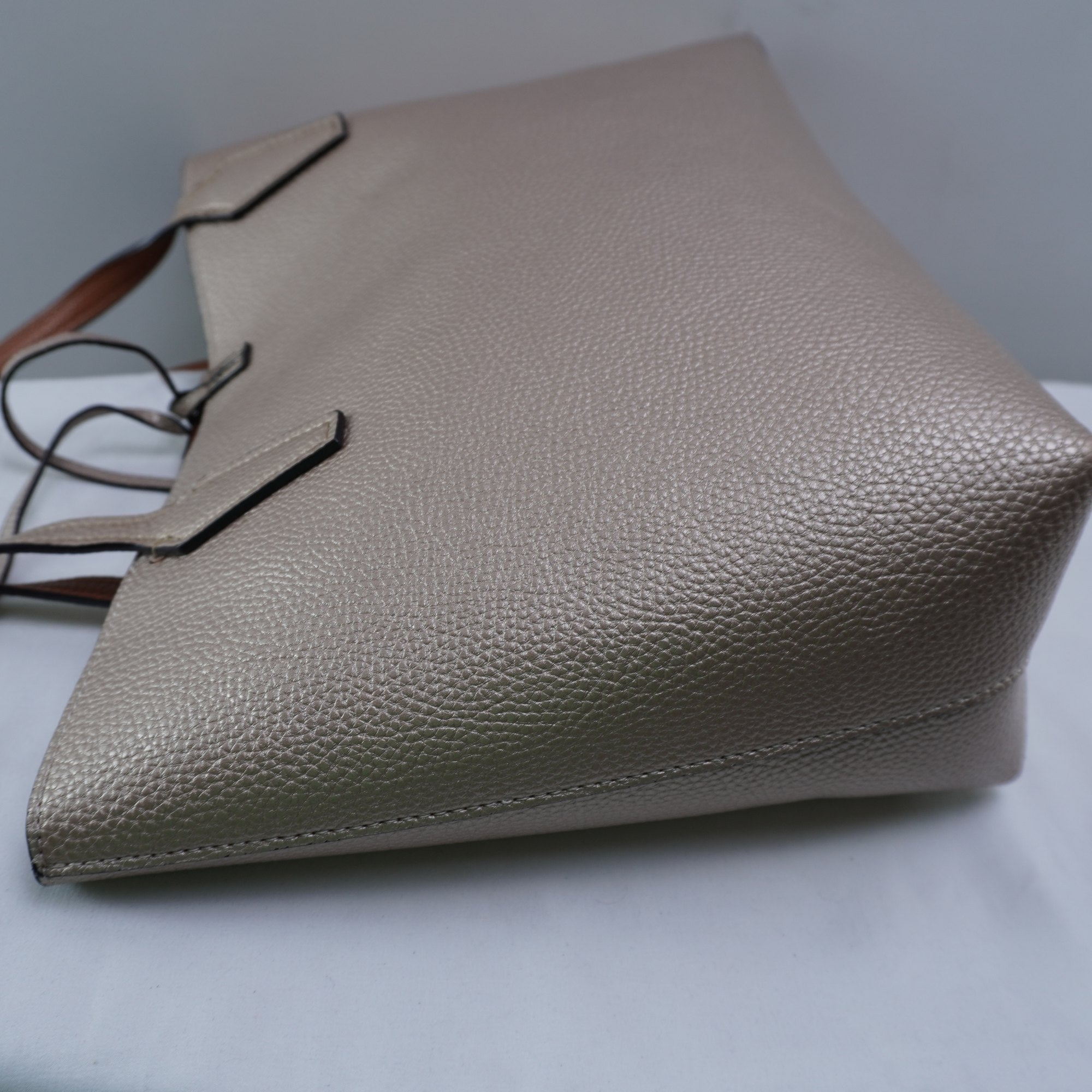 Bolso Baguette Guess para Mujer Usado - Rosa en Muy Buen Estado