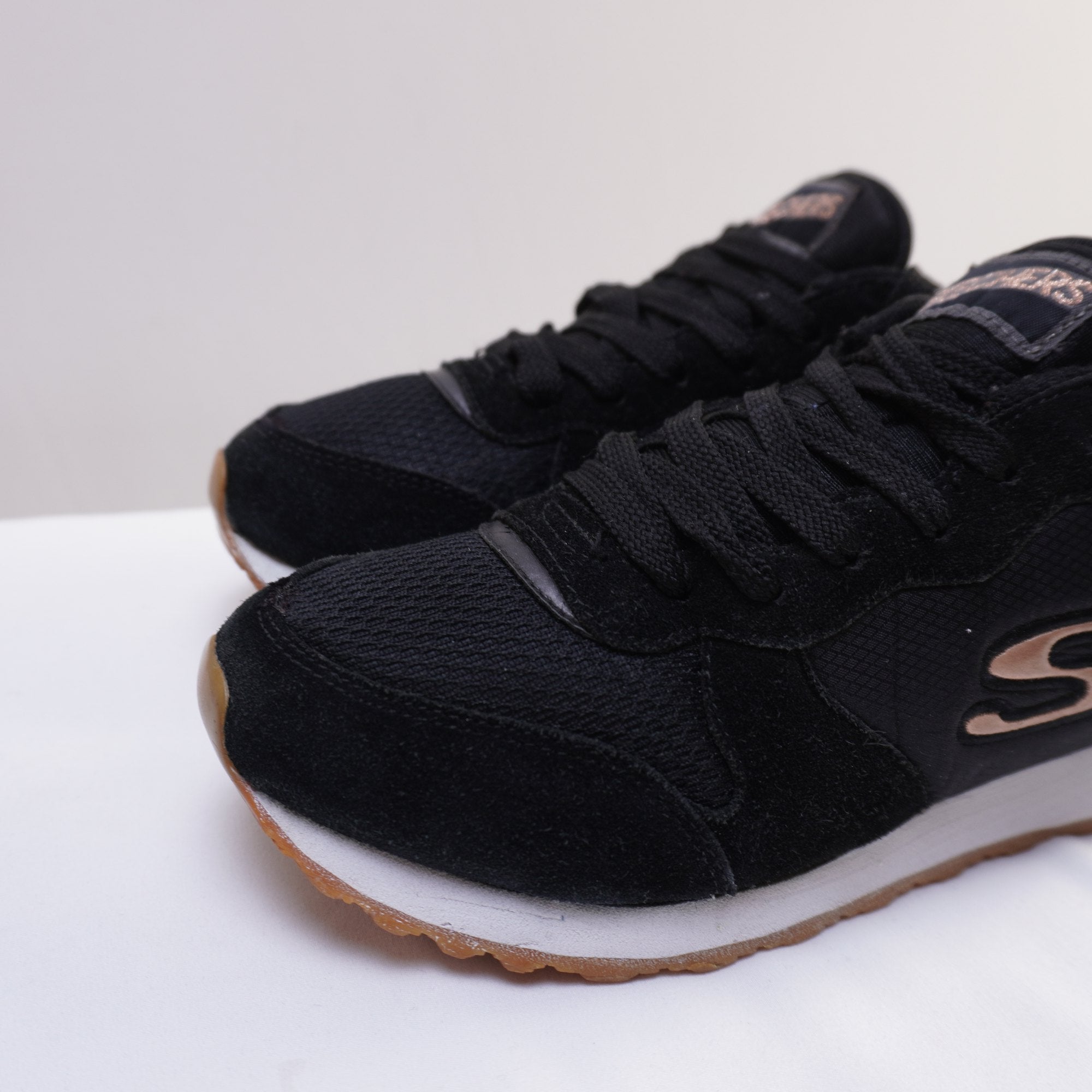 Zapatillas Skechers para Mujer Usadas - Negro, 39