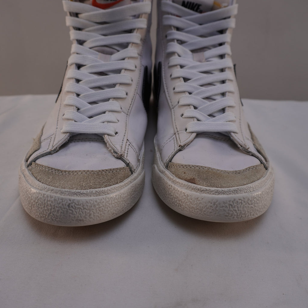 Zapatillas Nike para Mujeres Usadas - Blancas, Talla 38