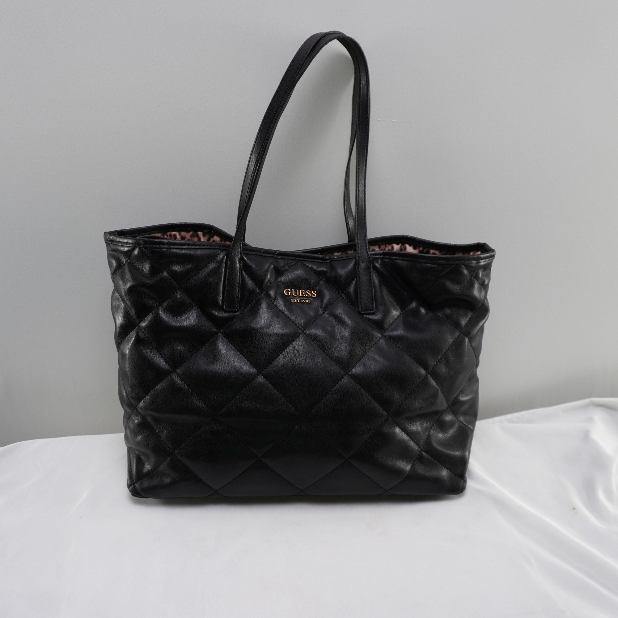 Bolso Baguette Guess para Mujer en Negro - Usado en Muy Buen Estado