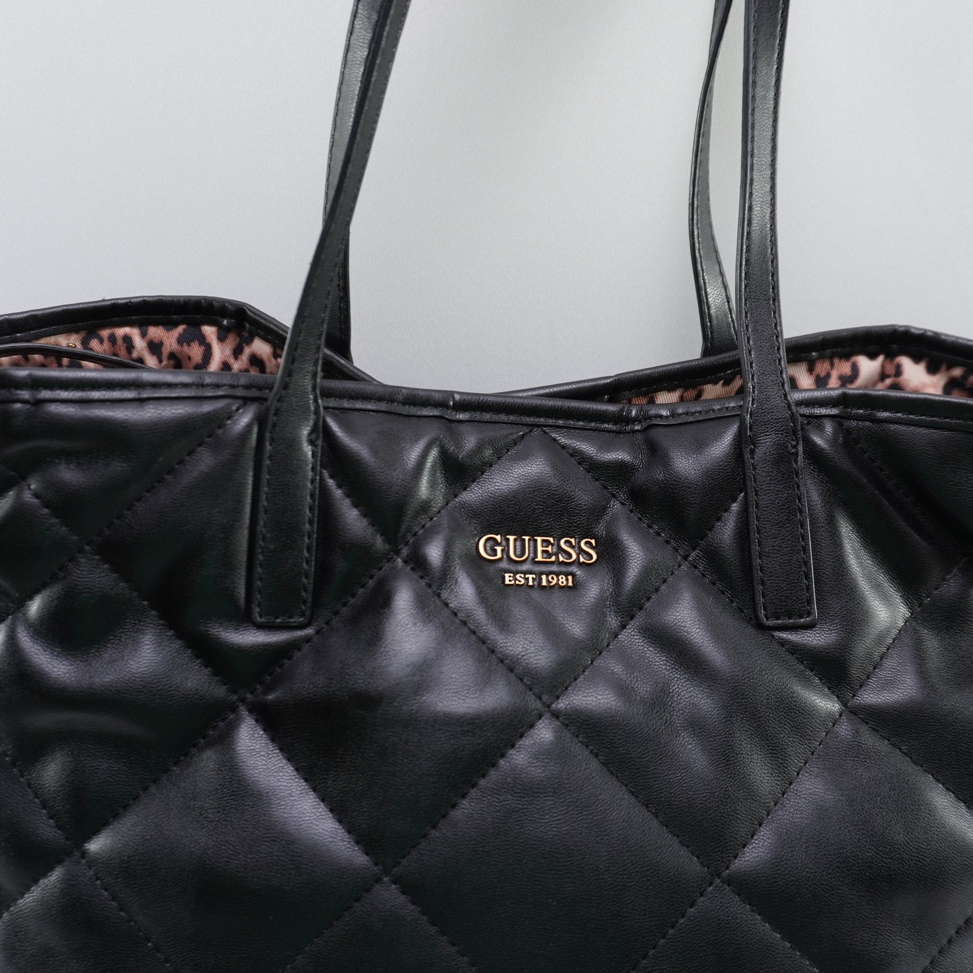 Bolso Baguette Guess para Mujer en Negro - Usado en Muy Buen Estado