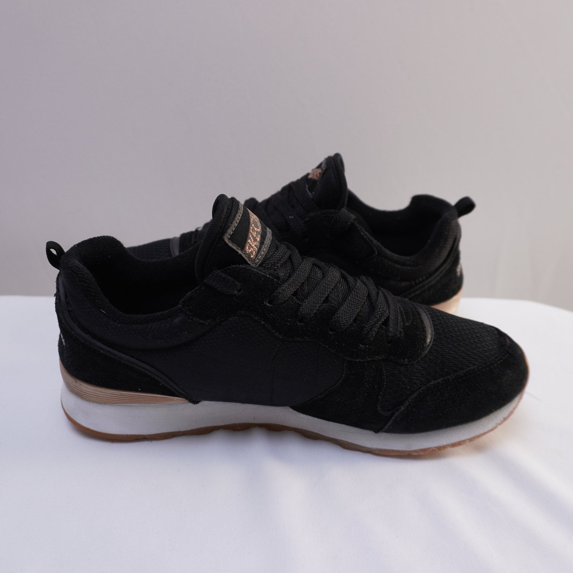 Zapatillas Skechers para Mujer Usadas - Negro, 39
