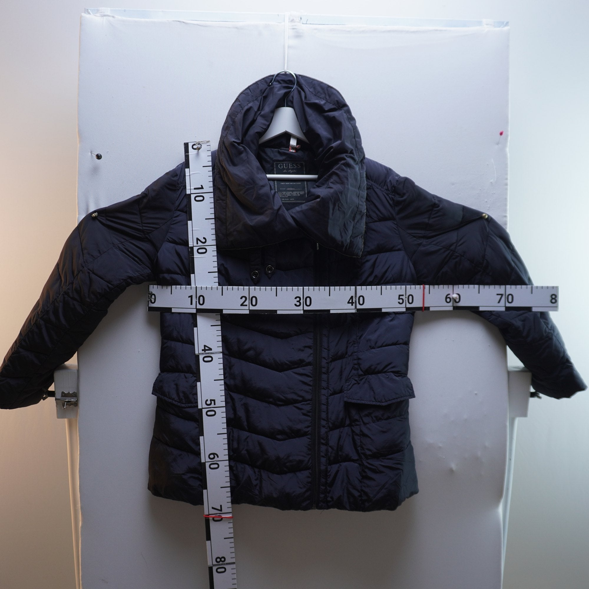 Parka Guess para Mujer Usada - Negra, L