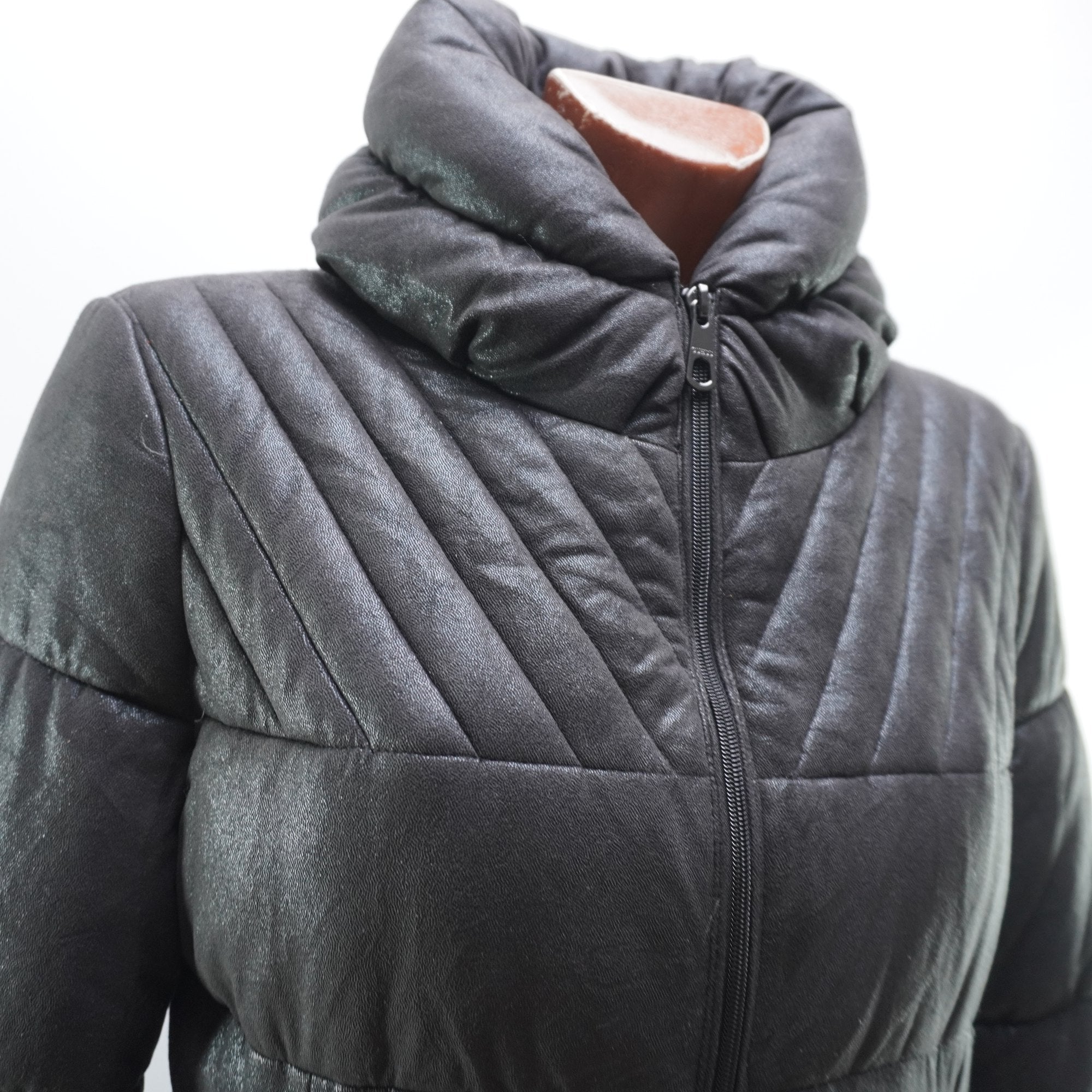 Parka Guess para Mujer Usada - Negra, L