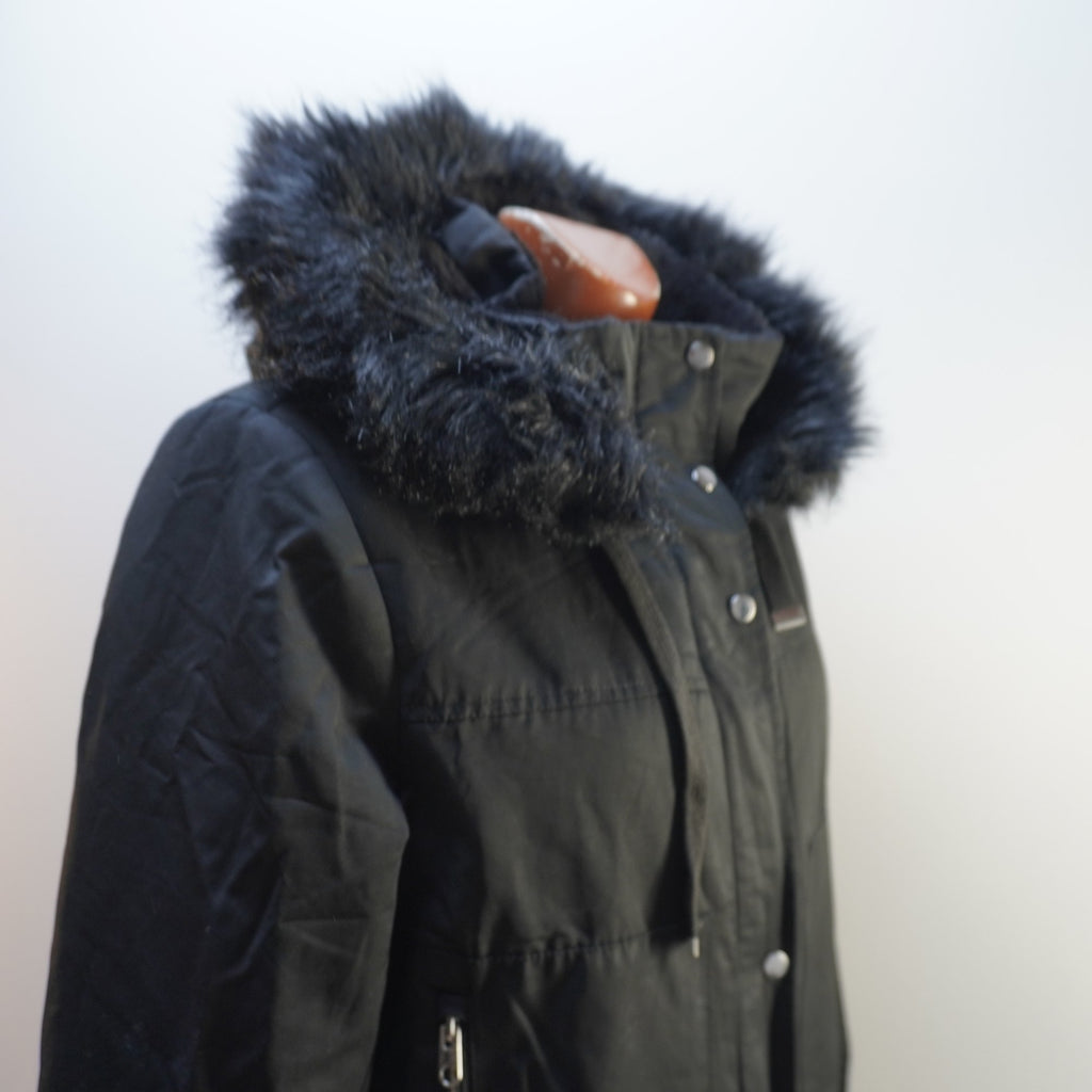 Parka Zara para Mujer Usada - Negra, Grande (L)