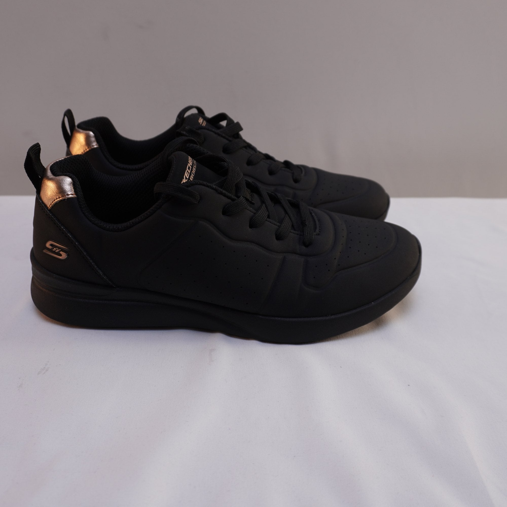 Zapatillas Skechers para Mujer Usadas - Negro, 38
