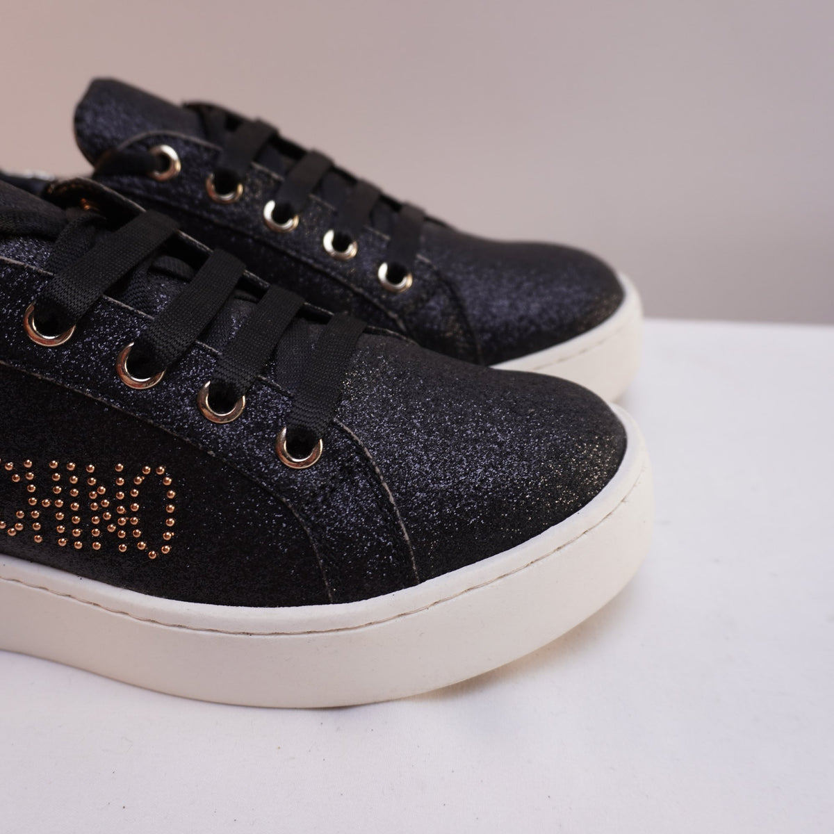 Zapatillas Moschino para Mujer Usadas - Negros, Talla 36