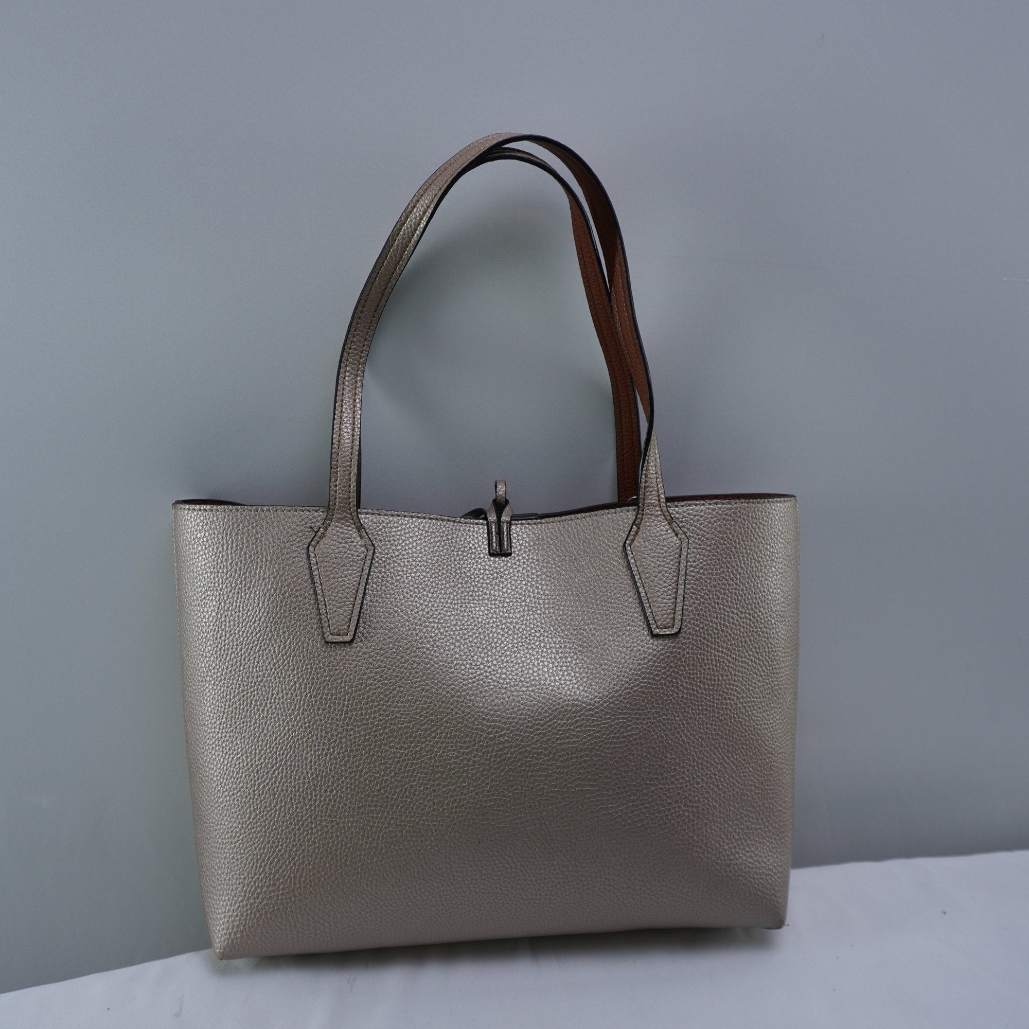 Bolso Baguette Guess para Mujer Usado - Rosa en Muy Buen Estado