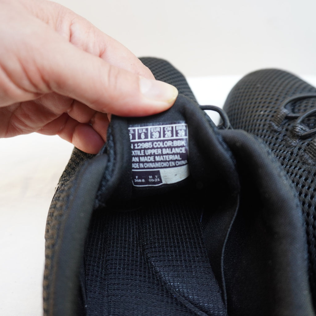Zapatillas Skechers para Mujer Usadas - Negro, Talla 39