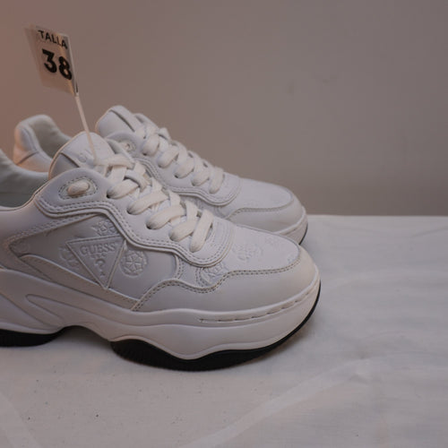 Zapatillas Guess para Mujer Nuevas - Blancas, Talla 38