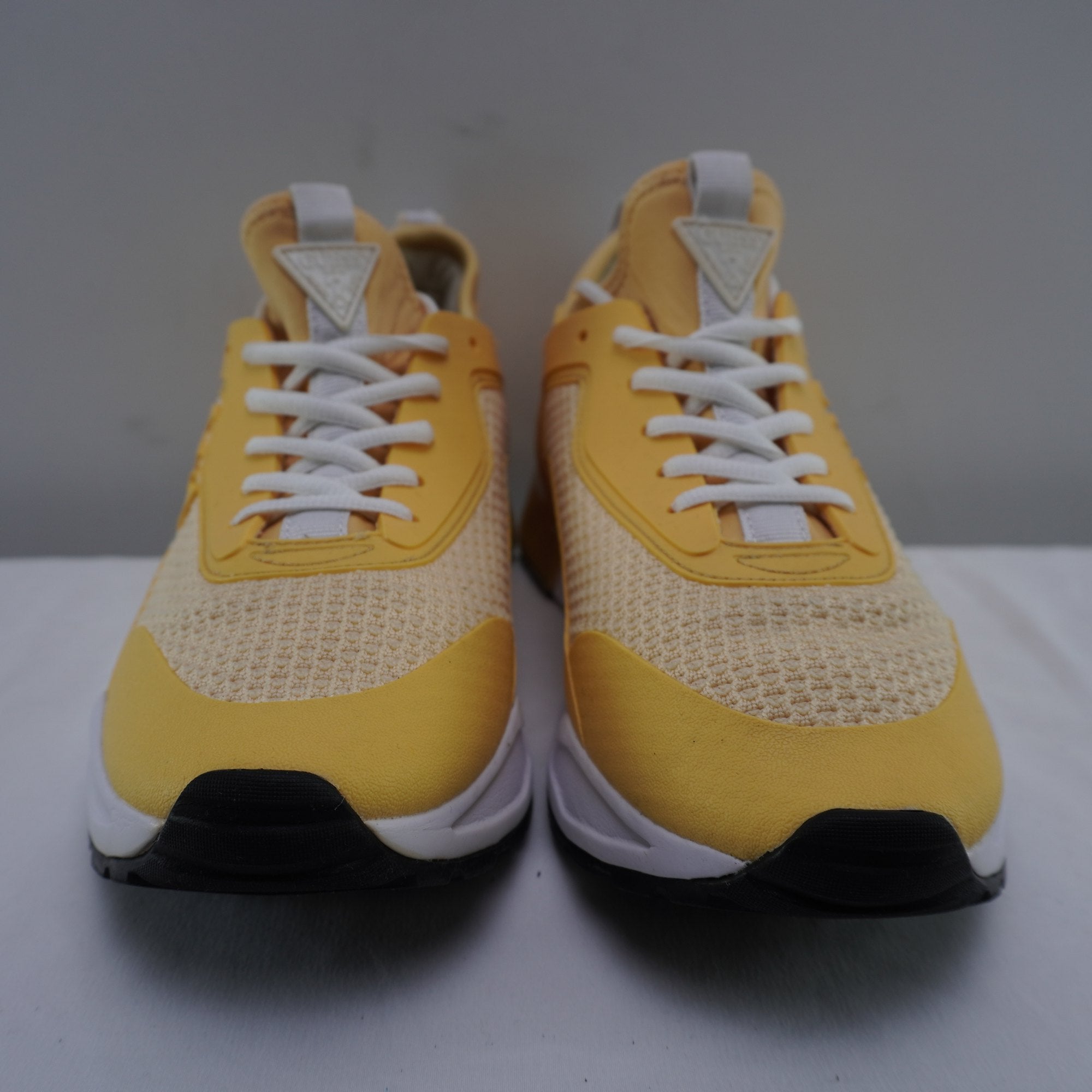 Zapatillas Guess para Mujer Usadas - Amarillo, Talla 40