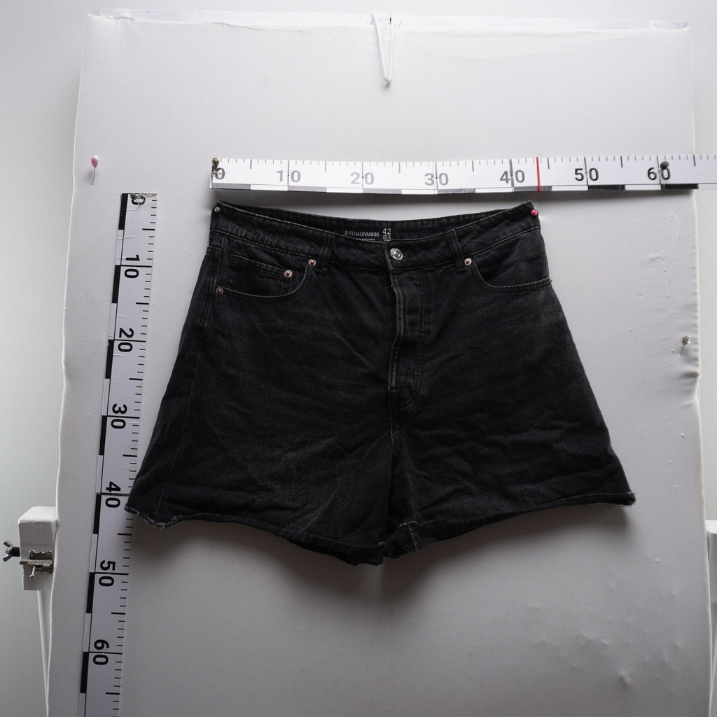 Pantalones Cortos Vaqueros Stradivarius para Mujer Usados - Negros, XL