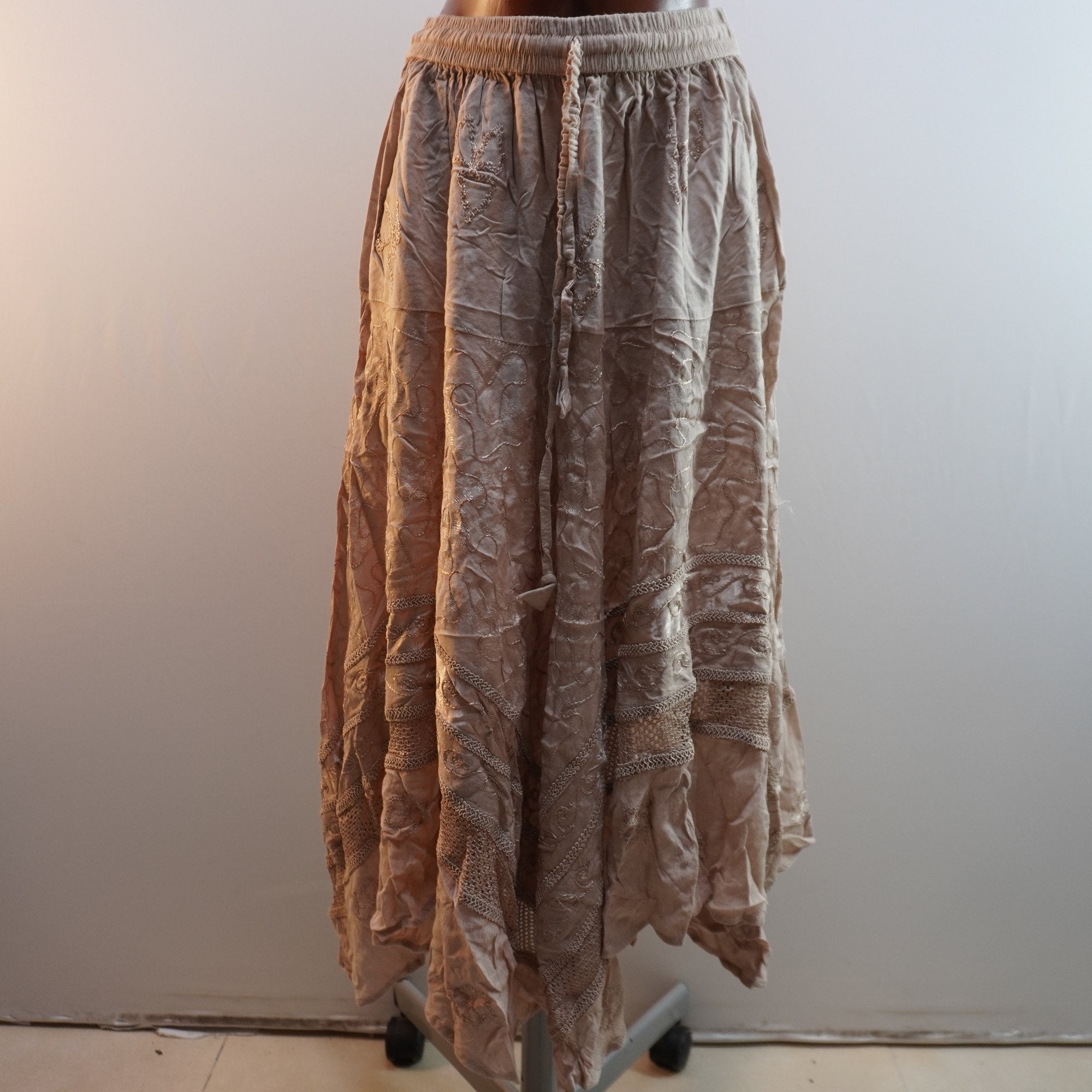 Falda Iponema para Mujer Usada - Beige, L