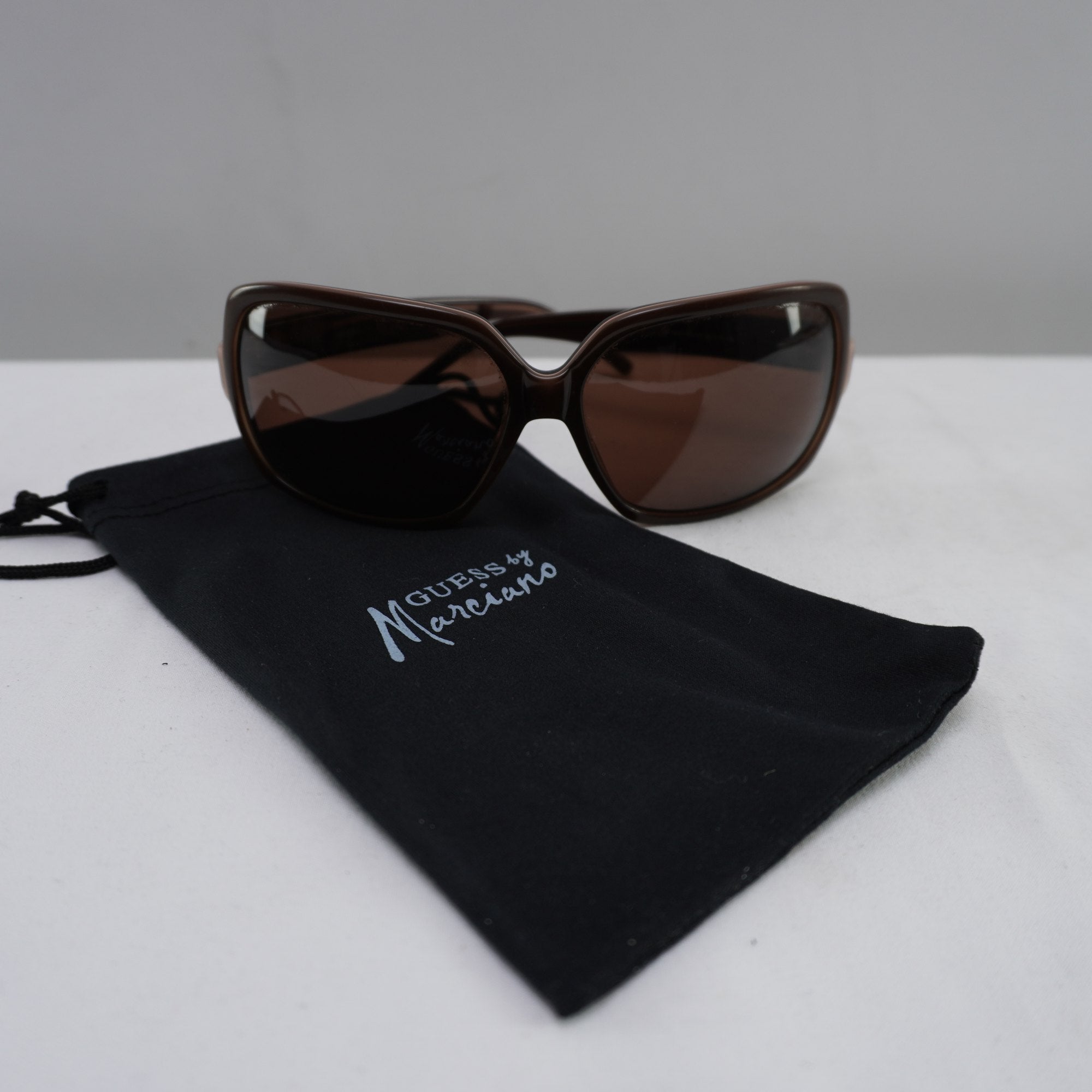 Gafas de sol Guess para Mujer - Marrón, Usadas en Muy Buen Estado