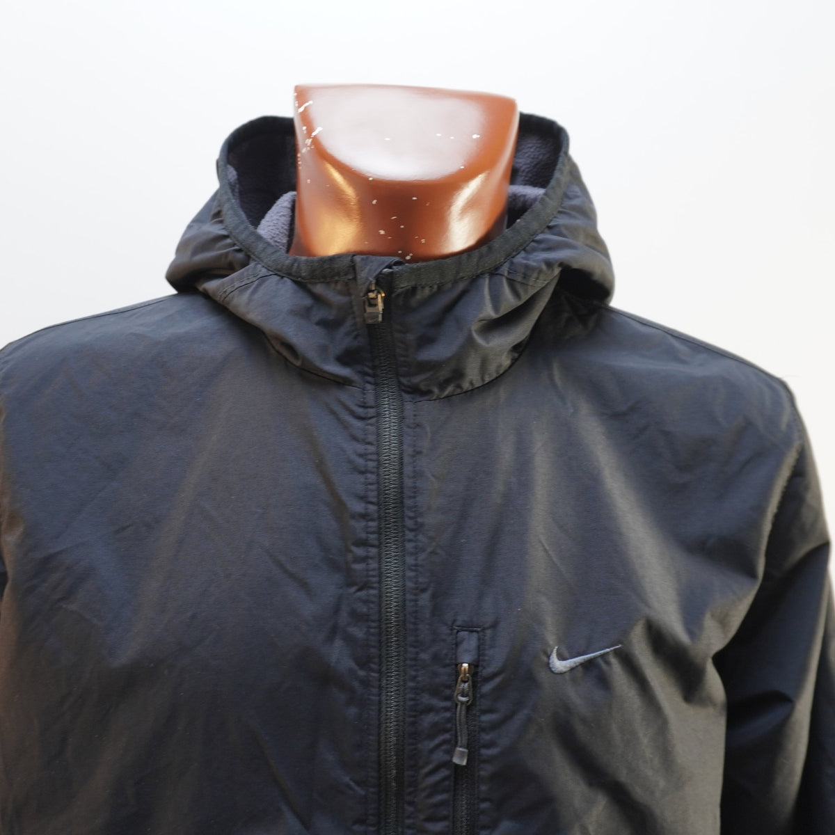 Chaqueta Deportiva Negra para Hombre - Talla Grande (L) Usada en Muy Buen Estado
