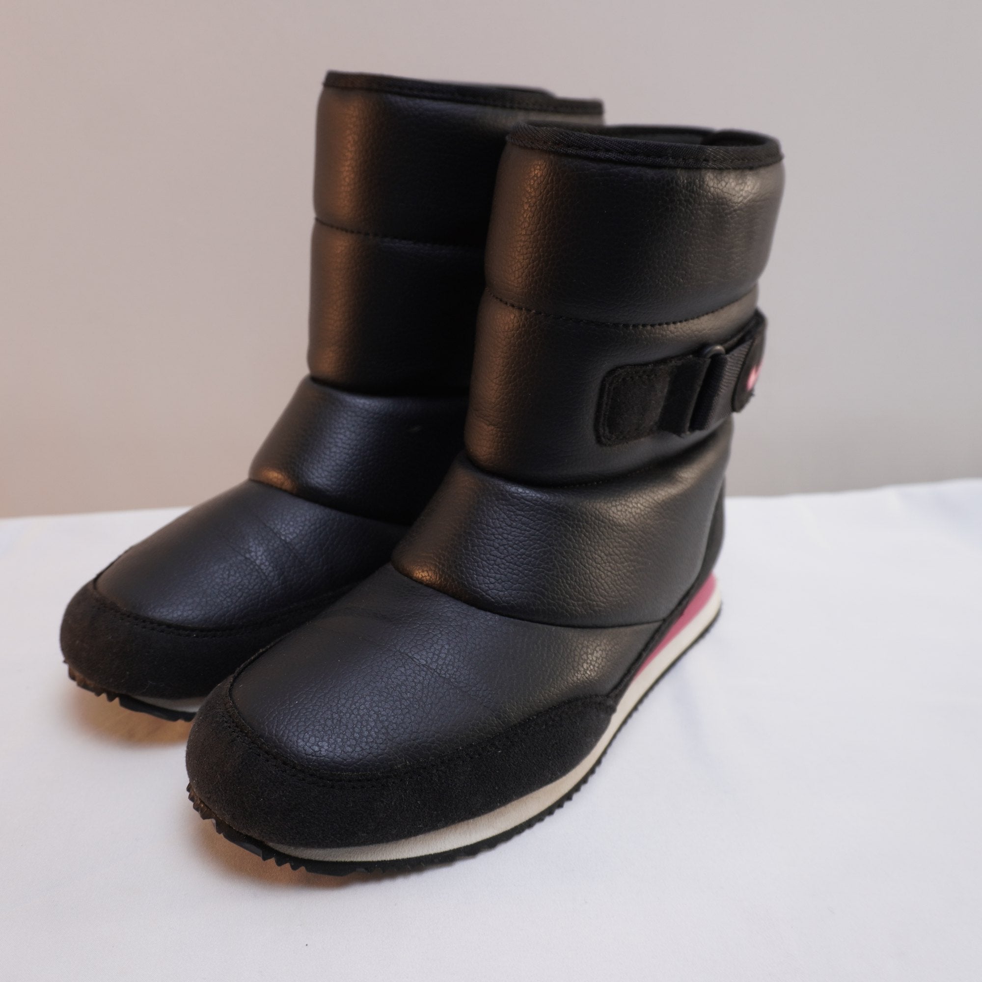 Botas Nike para Mujer Usadas - Negro, Talla 36.5