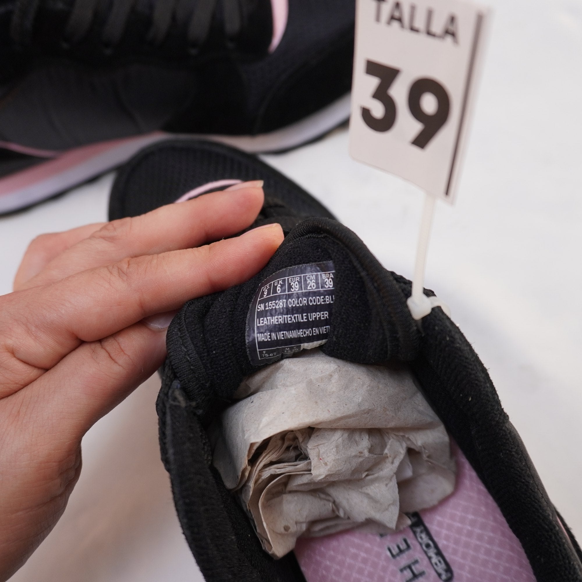 Zapatillas Skechers para Mujer Nuevas - Negros, Talla 39
