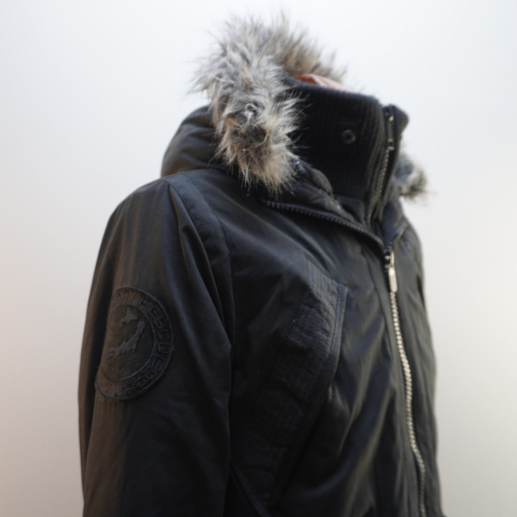 Parka Superdry para Hombre Usada - Grande (L), Muy Buen Estado