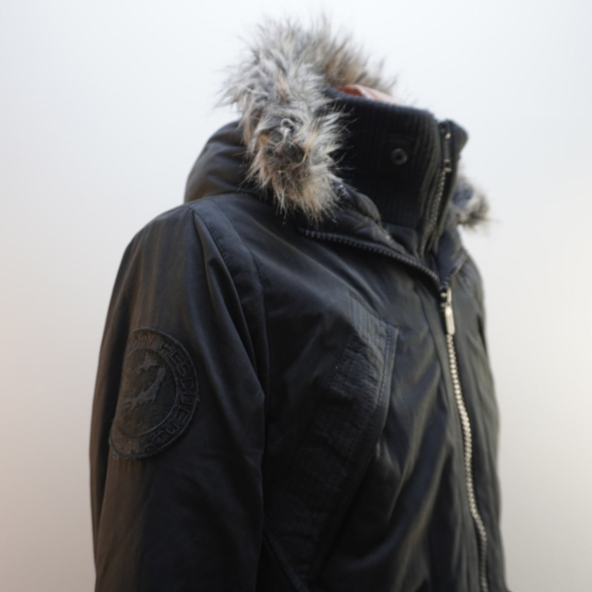 Parka Superdry para Hombre Usada - Grande (L), Muy Buen Estado