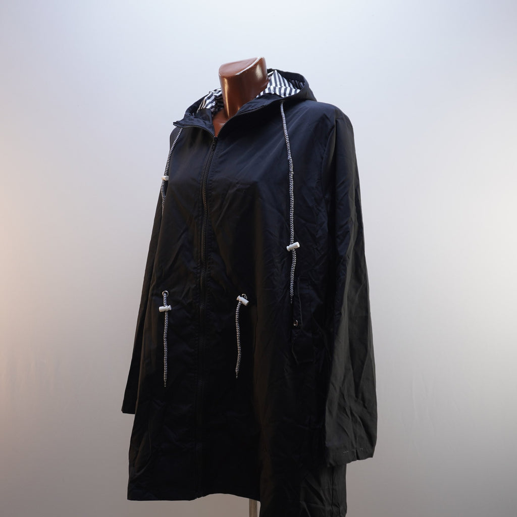 Parka Italian Style para Mujer Usada - Negra, XXXL