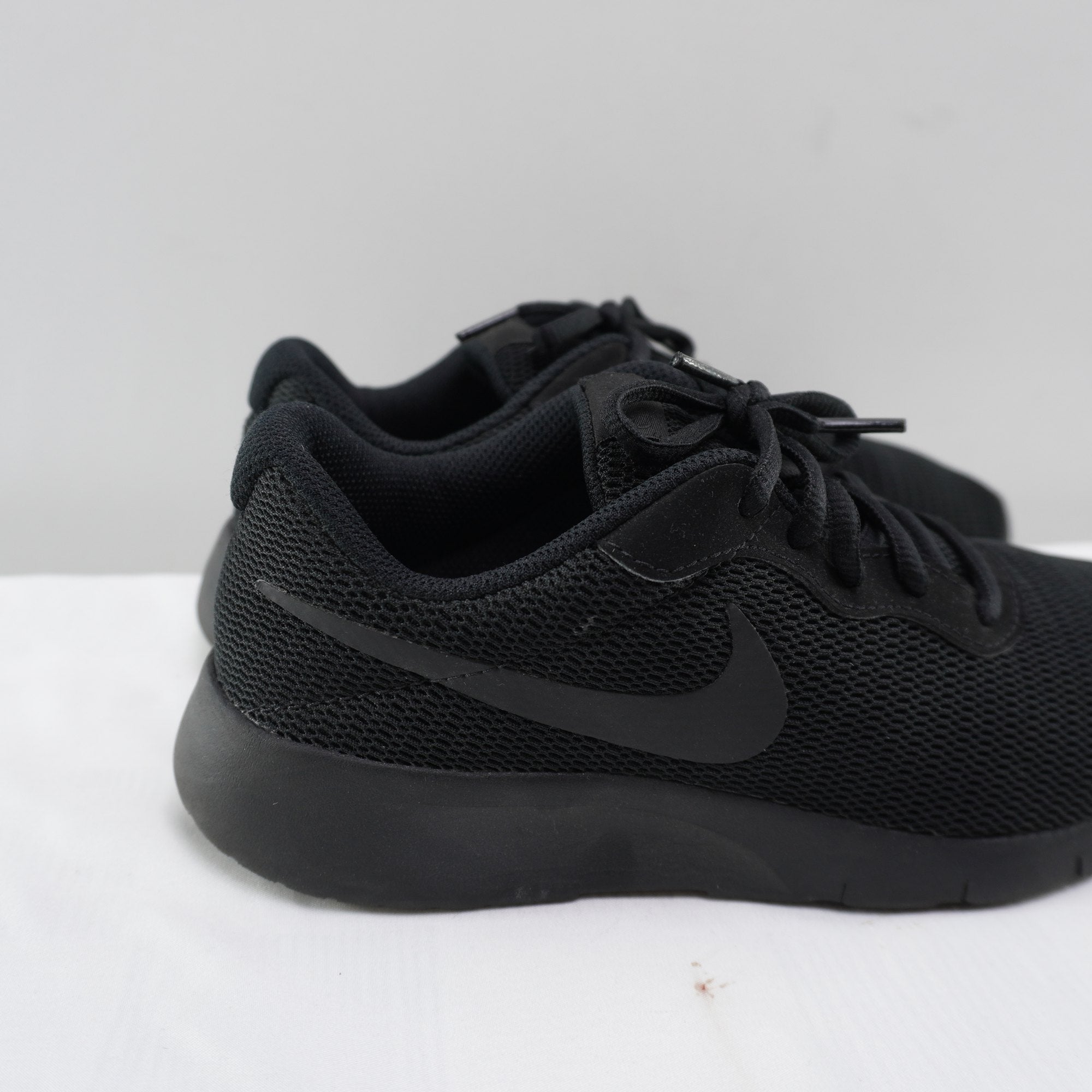 Zapatillas Nike para Mujer Usadas - Negro, Talla 38
