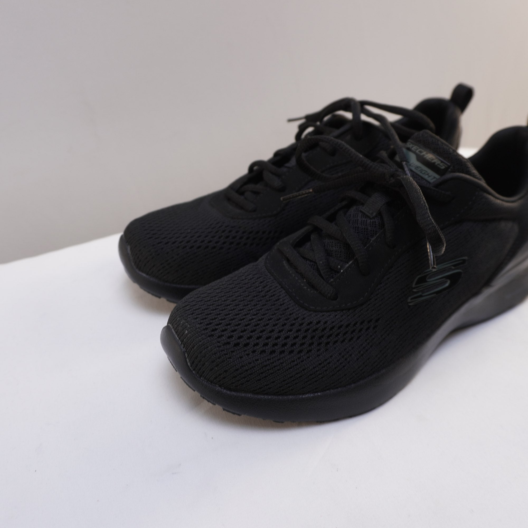 Zapatillas Skechers para Mujeres Usadas - Negro, Talla 39
