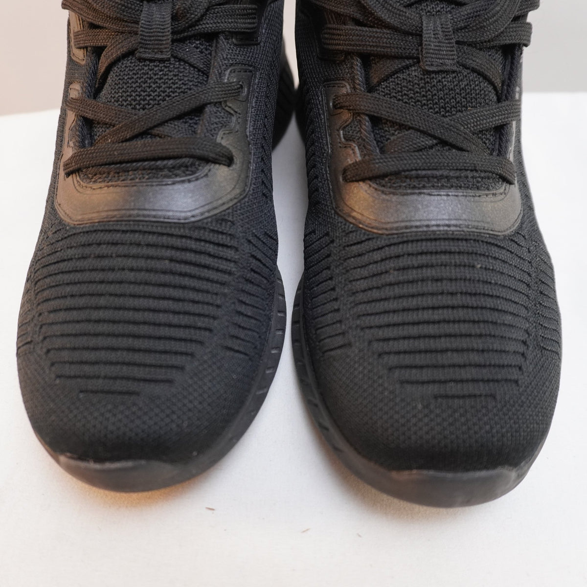 Zapatillas Skechers para Mujer Usadas - Negro, 38.5