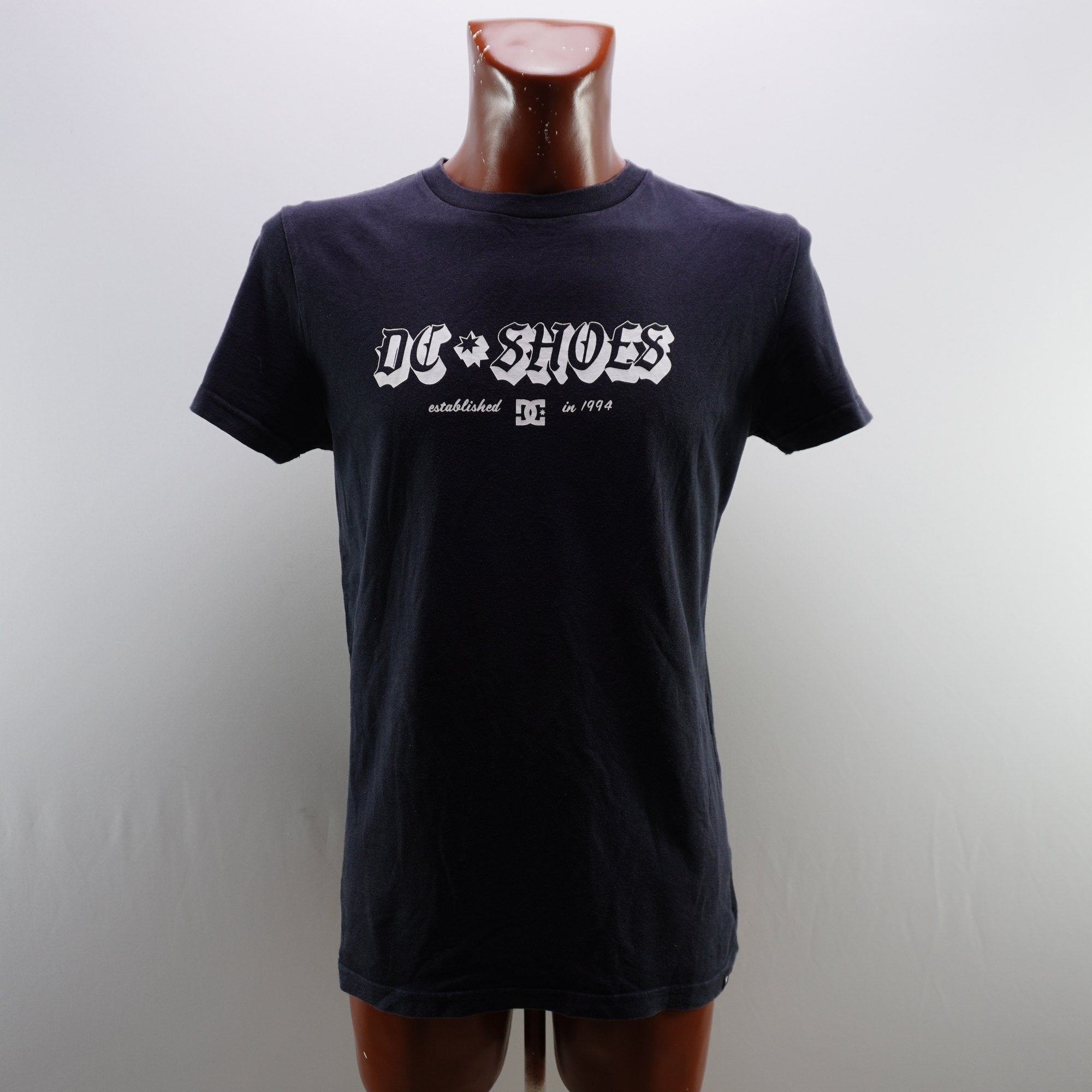 Camiseta de Manga Corta DC Shies para Hombre - Negra, S, Usada en Muy Buen Estado