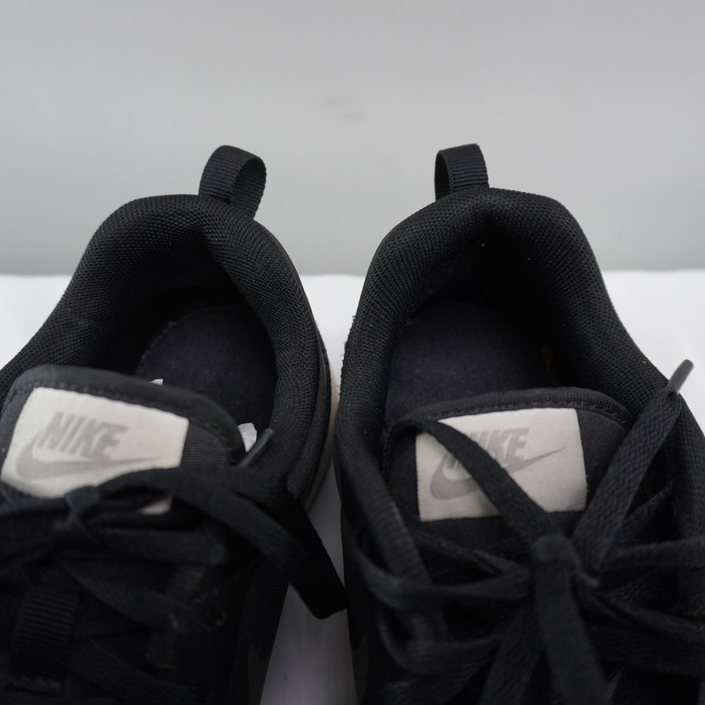 Zapatillas Nike para Mujer en Negro Talla 38 - Usadas en Muy Buen Estado
