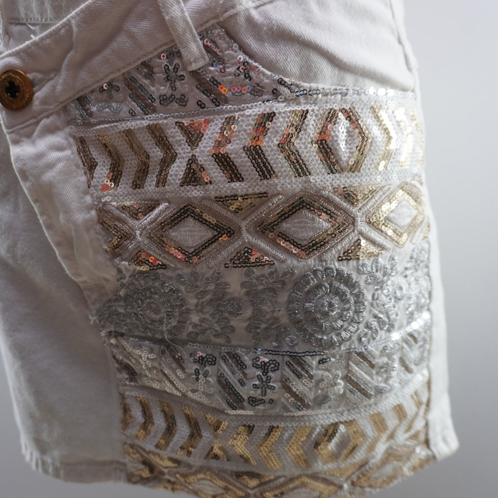 Falda Desigual para Mujer Usada - Blanca, M