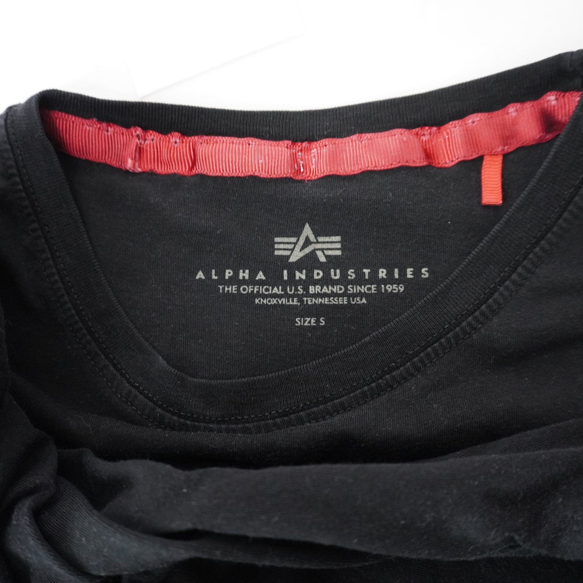 Camiseta de Manga Corta Alpha Industries para Mujer - Negra, S, Usada en Muy Buen Estado
