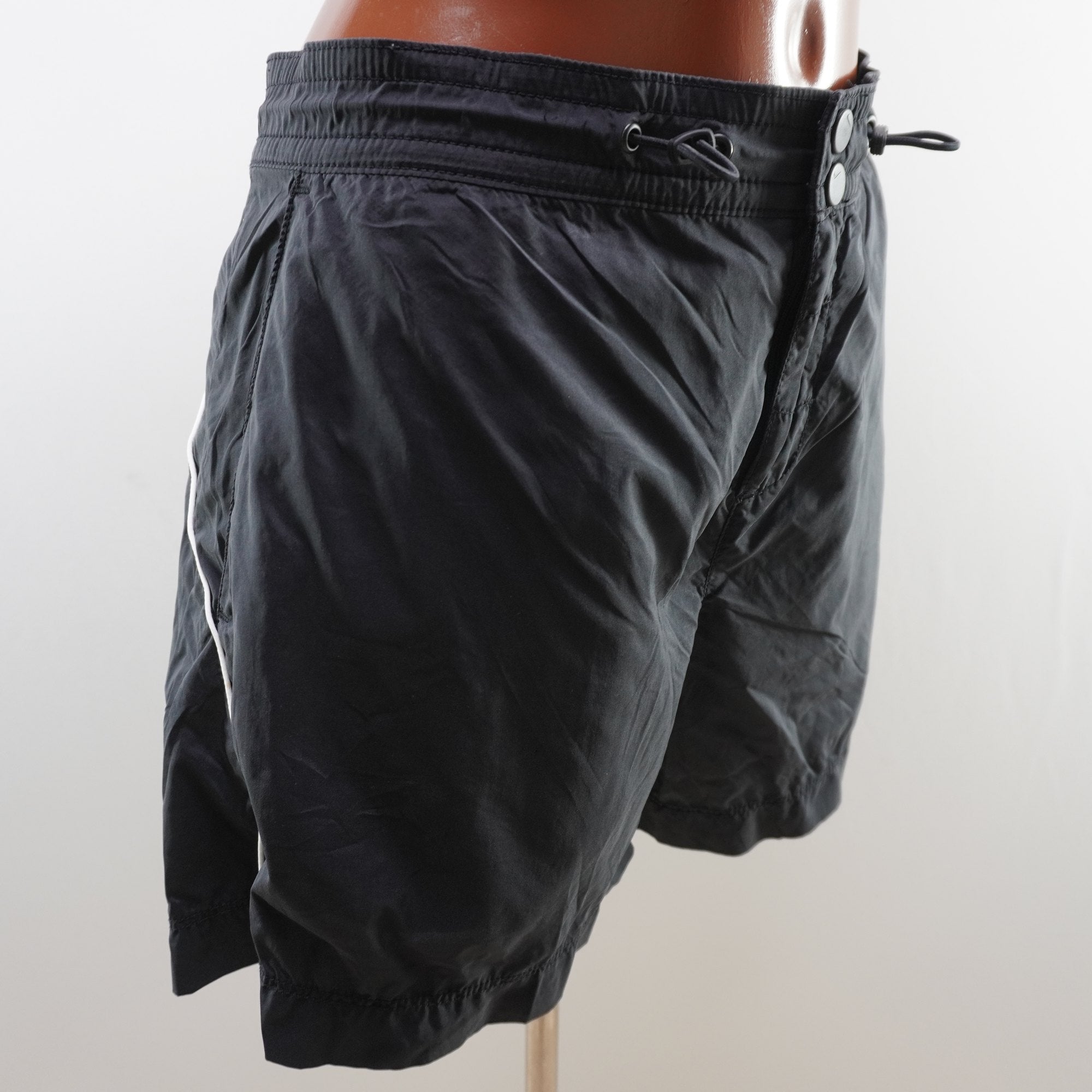 Bermudas Nike para Mujer Usadas - Negro, L