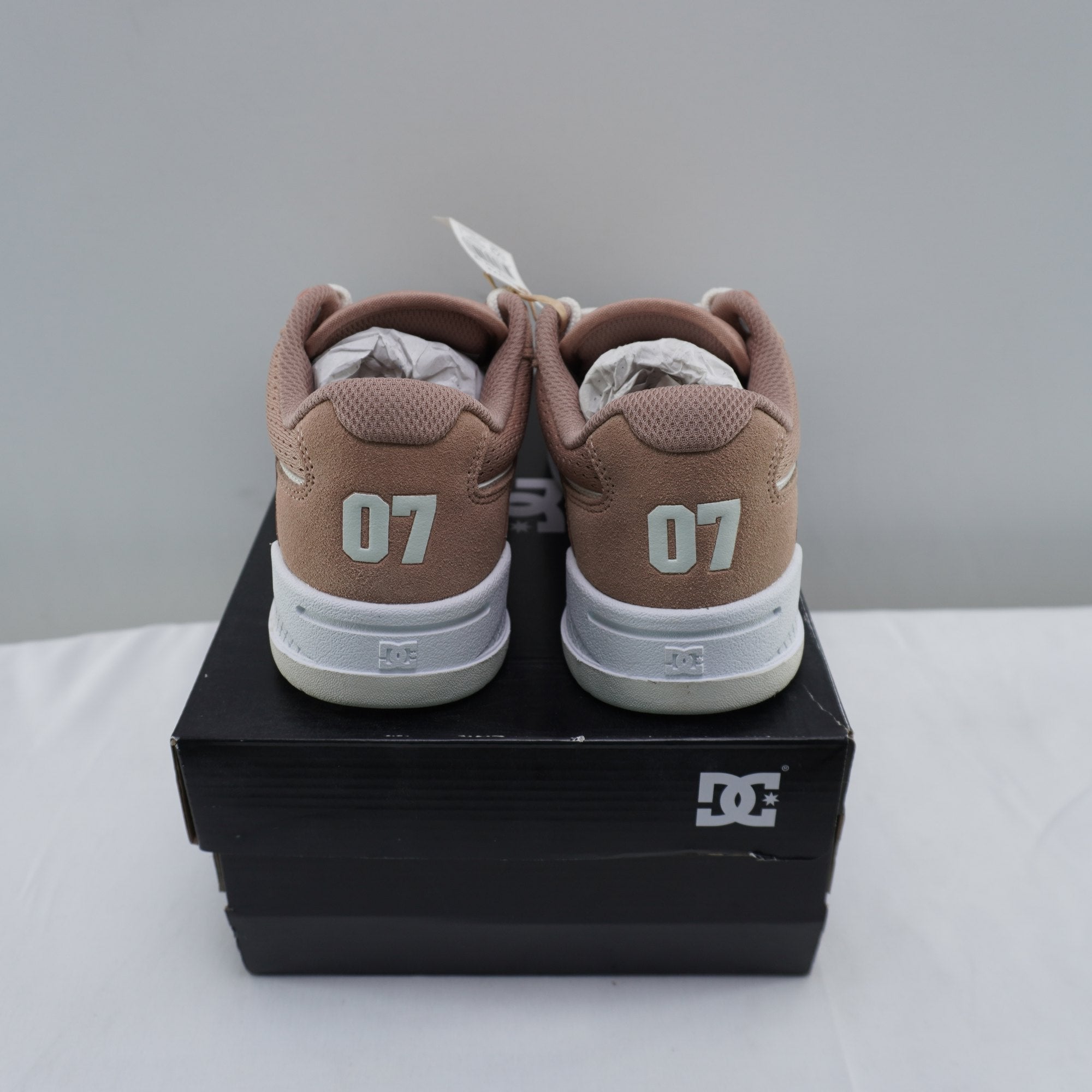 Zapatillas DC Shoes para Mujer Usadas - Beige, Talla 36