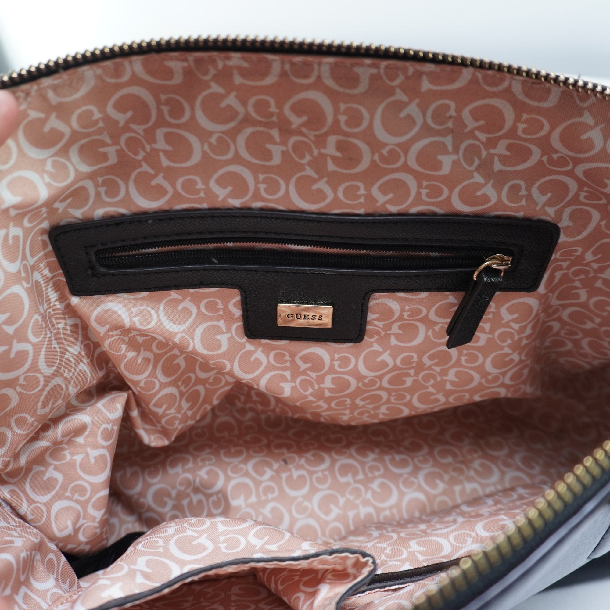 Bolso Baguette Guess para Mujer Usado - Negro en Muy Buen Estado