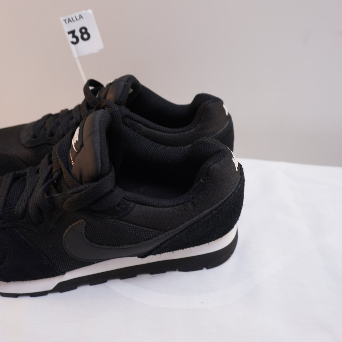Zapatillas Nike para Mujer Usadas - Negro, Talla 38