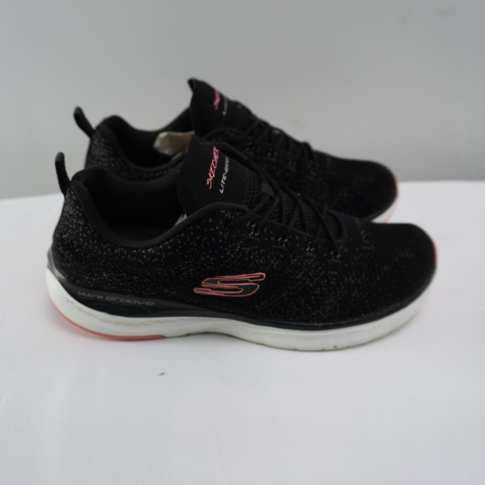 Zapatillas Skechers para Mujer Usadas - Negro, Talla 38