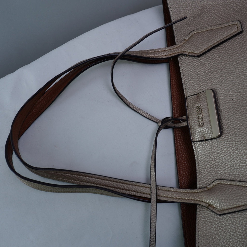 Bolso Baguette Guess para Mujer Usado - Rosa en Muy Buen Estado