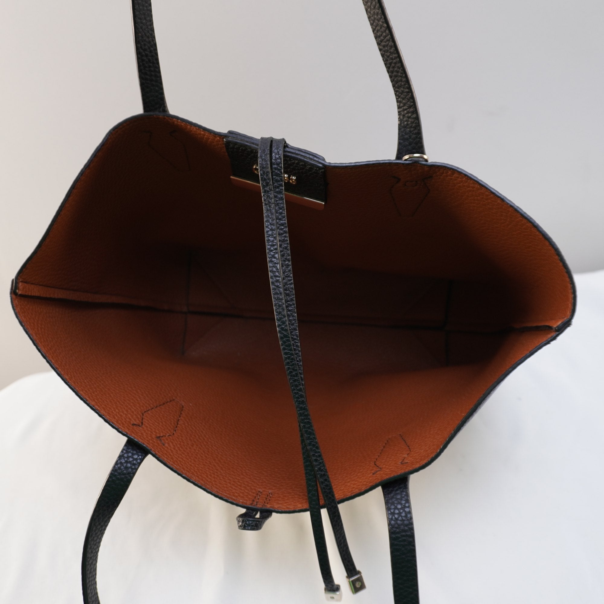 Bolso Baguette Guess para Mujer Usado - Negro, Muy Buen Estado
